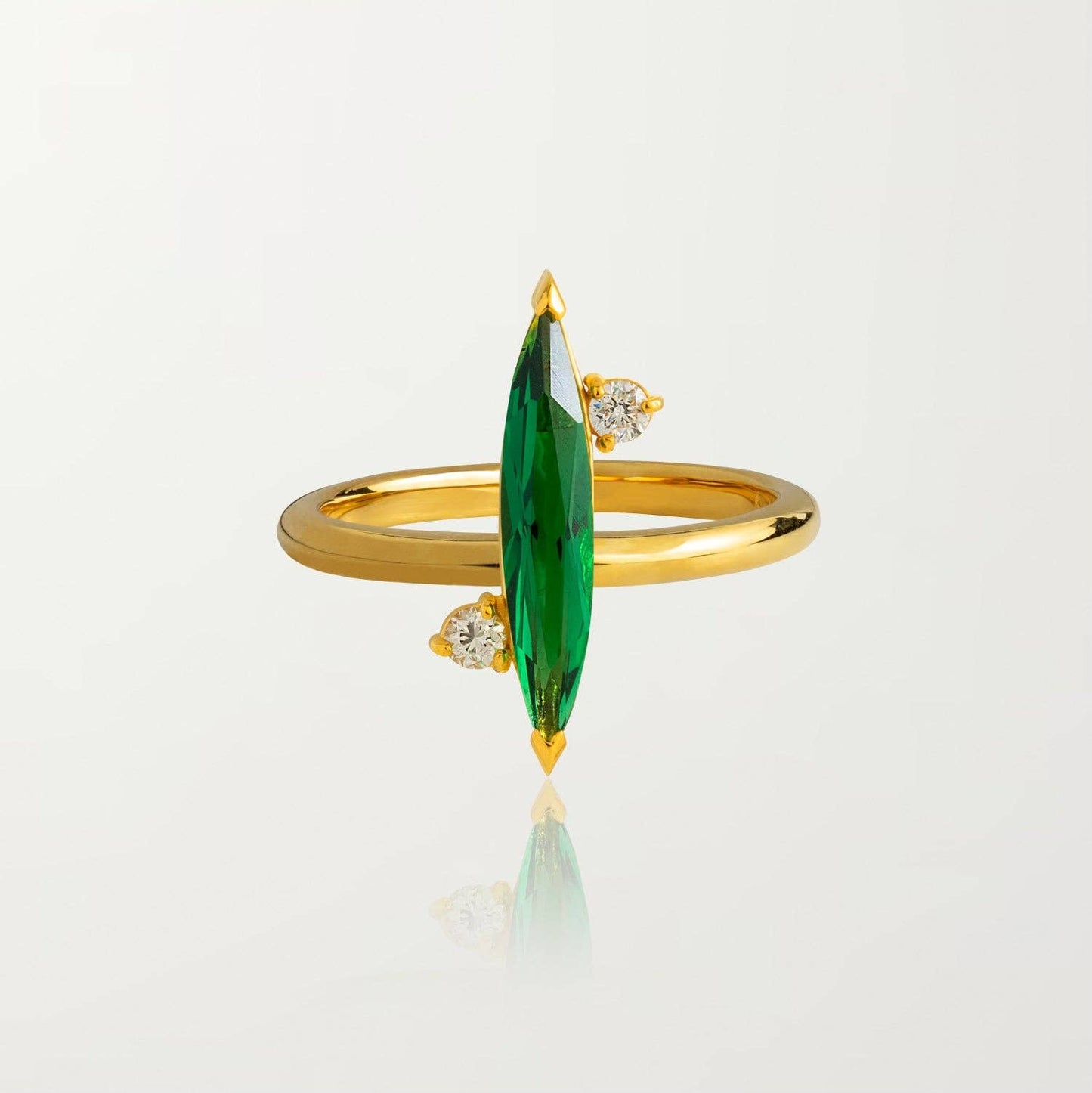 Viv Lab Grown Diamond + Emerald Pinky