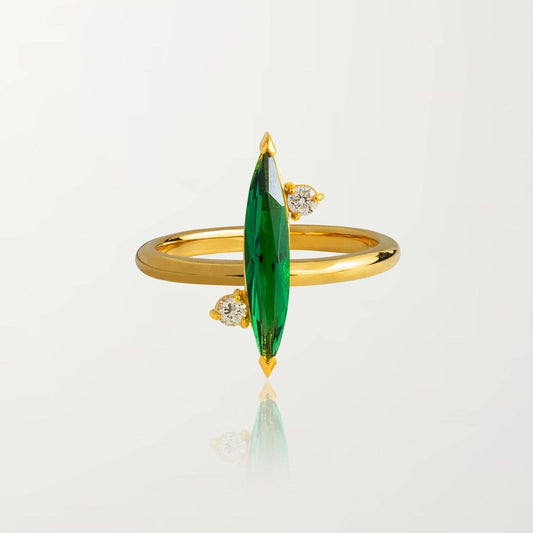 Viv Lab Grown Diamond + Emerald Pinky
